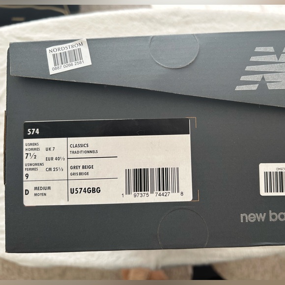 BRAND NEW
Womens New Balance 574 Core - Picture 2 of 6